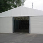 Lagerhalle mit Schiebetor